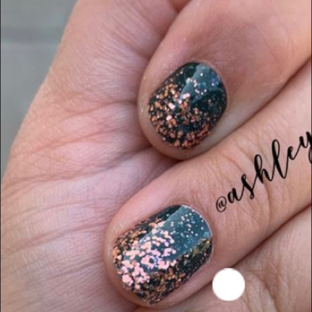 Color street nails - Picture 2 of 2